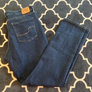 Levi’s Mid-Rise Straight jeans